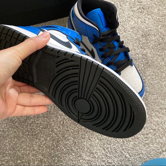 Nike Air Jordan 1 Mid SE Signal Blue NWT - Picture 7 of 8